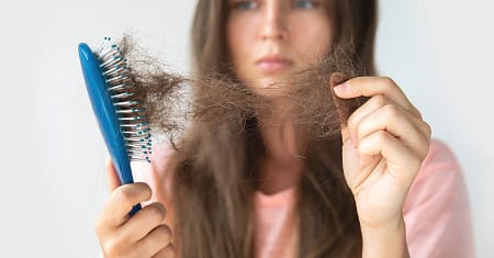 Como evitar a queda de cabelo? Vem com a gente e descubra!